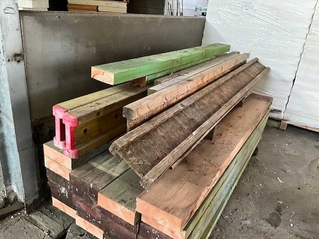 Partij houten balken (22x) - afbeelding 4 van  7