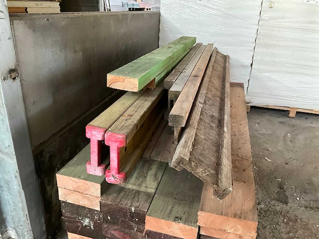 Partij houten balken (22x) - afbeelding 5 van  7