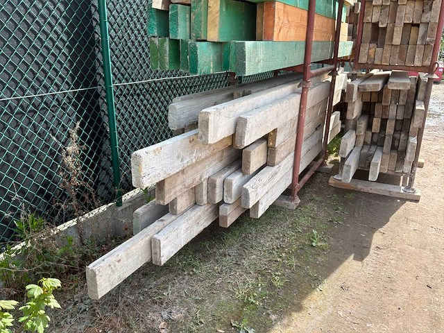 Partij houten balken en planken - afbeelding 3 van  6