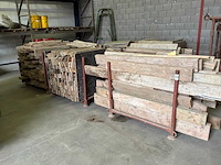 Partij houten balken en planken - afbeelding 1 van  13