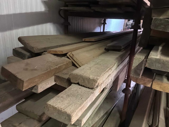 Partij houten balken en planken - afbeelding 7 van  16