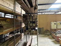 Partij houten balken en planken - afbeelding 10 van  16