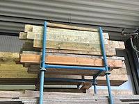 Partij houten balken en planken - afbeelding 8 van  16