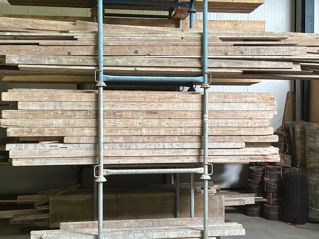 Partij houten balken en planken - afbeelding 11 van  16