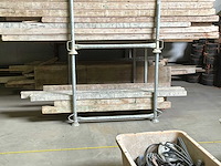 Partij houten balken en planken - afbeelding 12 van  16