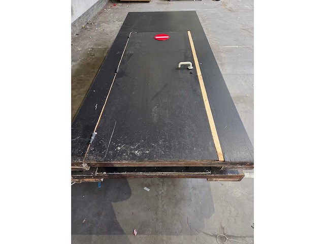Partij houten beurswanden met deurframe - afbeelding 4 van  7