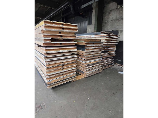 Partij houten beurswanden - afbeelding 2 van  6