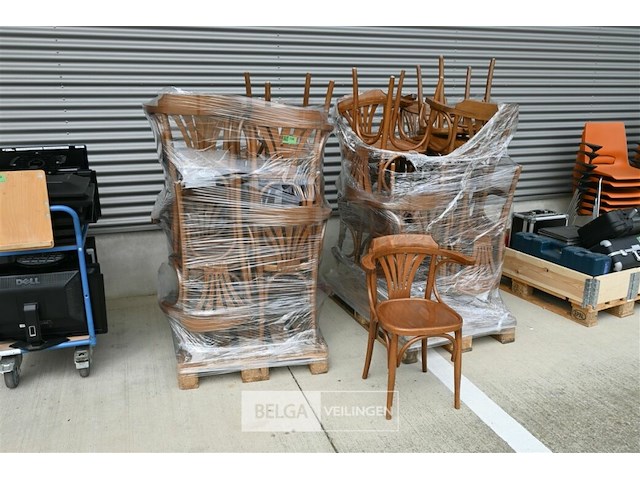 Partij houten caféstoelen - afbeelding 1 van  4