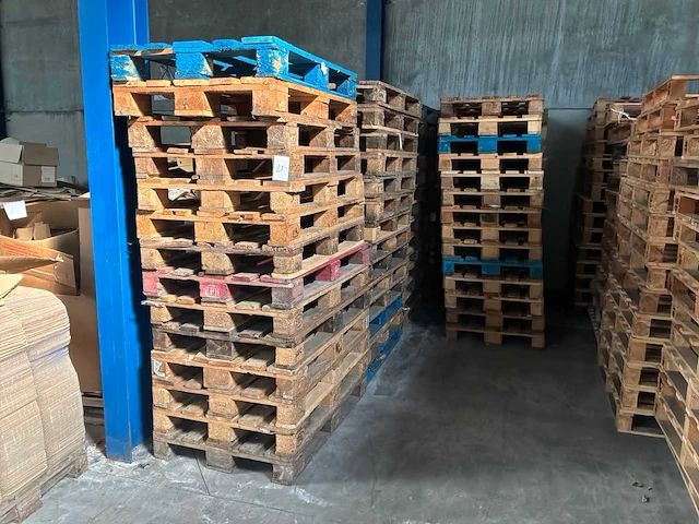 Partij houten euro pallet - afbeelding 1 van  2