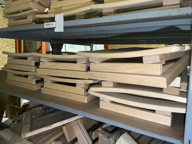 Partij houten hoofd/rugsteunen en sauna toebehoren - afbeelding 9 van  12