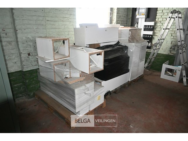 Partij houten kasten - afbeelding 1 van  4