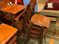 Partij houten kinderstoelen stapelbaar - afbeelding 3 van  3