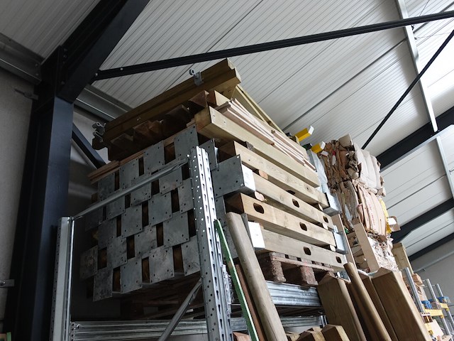 Partij houten omheining - afbeelding 3 van  7