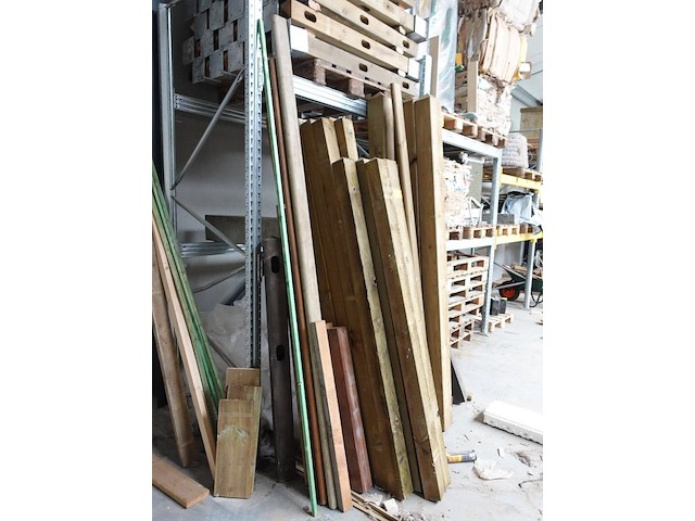 Partij houten omheining - afbeelding 4 van  7