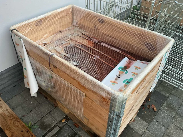 Partij houten opslagkisten / palletboxen met houten panelen - afbeelding 5 van  7