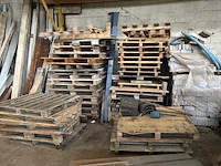 Partij houten palletten - afbeelding 1 van  2