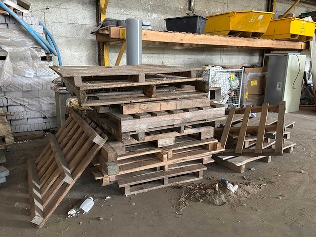 Partij houten palletten - afbeelding 2 van  2