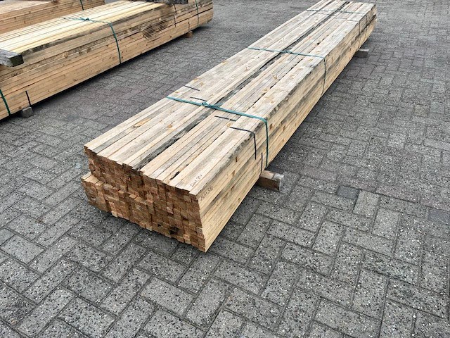 Partij houten panlatten 3900x35x22mm 336 stuks - afbeelding 1 van  1