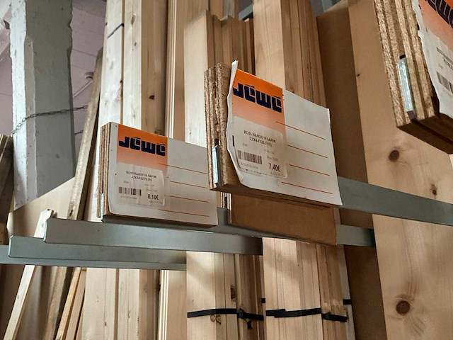 Partij houten planken, balken en latten - afbeelding 7 van  23