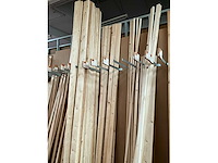 Partij houten planken, balken en latten - afbeelding 19 van  23