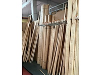Partij houten planken, balken en latten - afbeelding 20 van  23