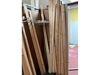 Partij houten planken, balken en latten - afbeelding 22 van  23