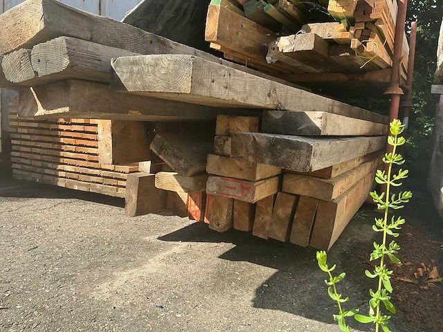 Partij houten planken en balken - afbeelding 4 van  5