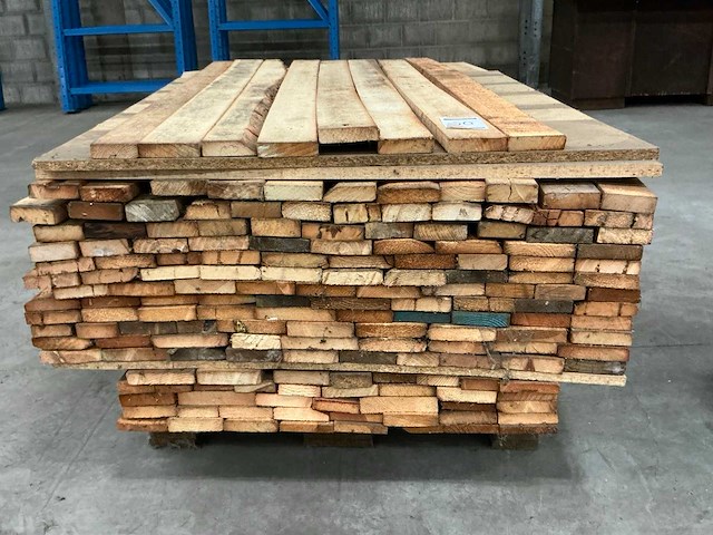Partij houten planken en platen - afbeelding 2 van  8