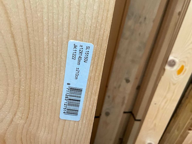 Partij houten planken, latten en wandpanelen - afbeelding 9 van  21