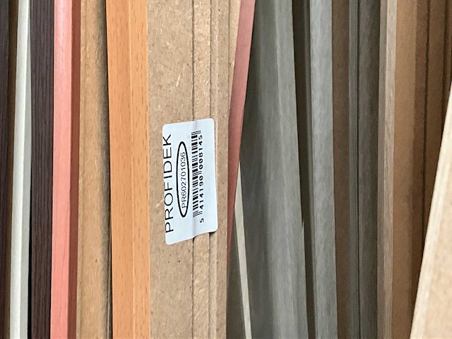 Partij houten planken, latten en wandpanelen - afbeelding 11 van  21