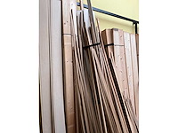 Partij houten planken, latten en wandpanelen - afbeelding 16 van  21