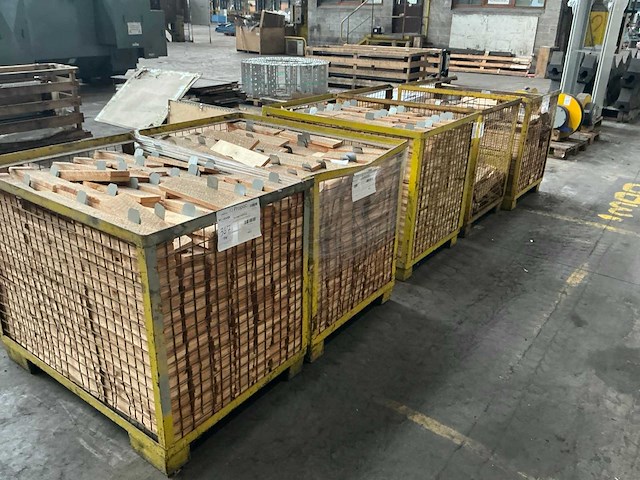 Partij houten plankjes - afbeelding 1 van  4