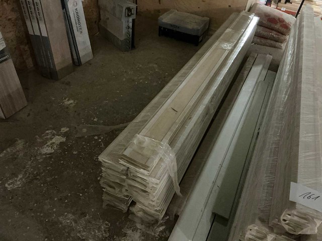 Partij houten plinten - afbeelding 5 van  12
