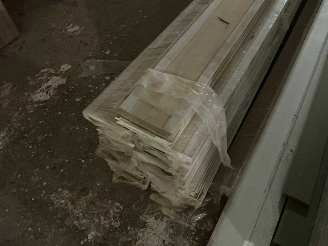 Partij houten plinten - afbeelding 8 van  12