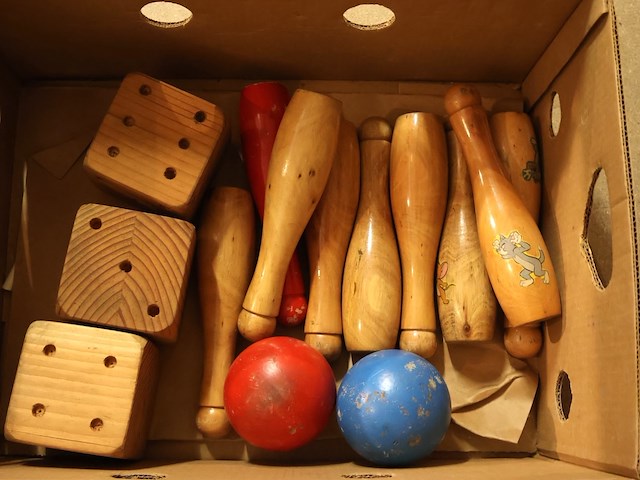 Partij houten speelgoed - afbeelding 1 van  5