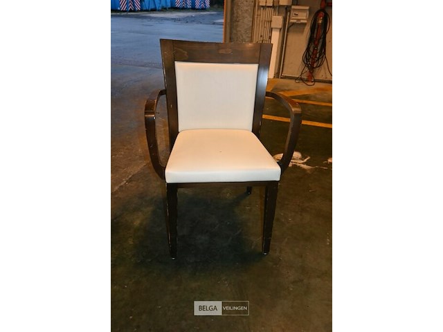 Partij houten stoelen - afbeelding 3 van  5