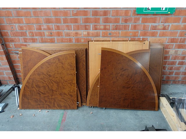 Partij houten tafels + metalen onderstel - afbeelding 1 van  10