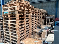 Partij houten wegwerp pallet - afbeelding 2 van  4