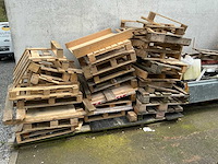Partij houten wegwerppalletten - afbeelding 1 van  1