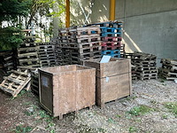 Partij houten wegwerppalletten - afbeelding 1 van  8