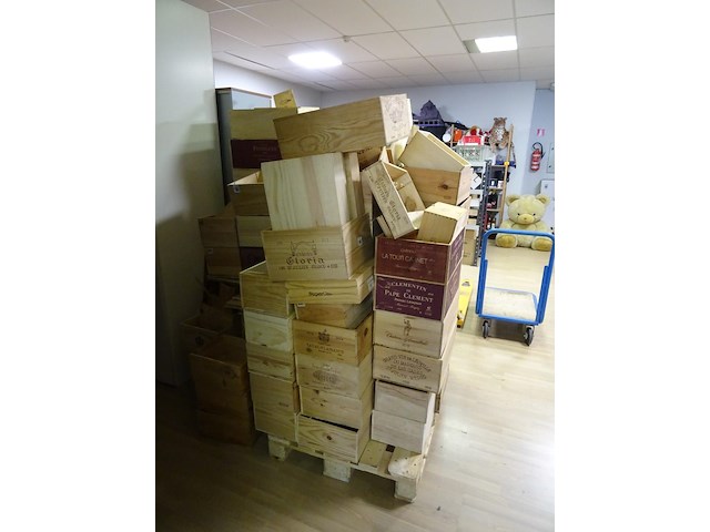 Partij houten wijnkisten - afbeelding 1 van  3