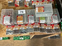 Partij houtschroeven en koperen nagels