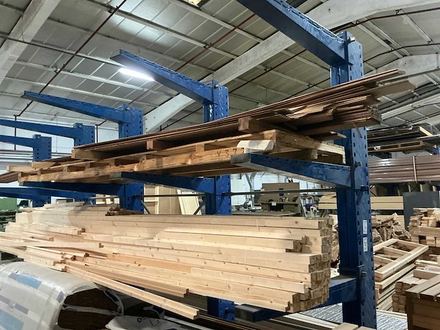 Partij houtvoorraad - afbeelding 1 van  9