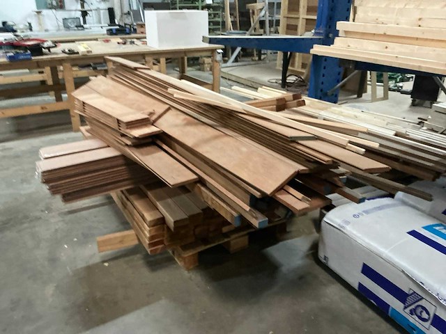 Partij houtvoorraad - afbeelding 9 van  9