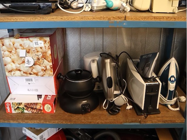 Partij huisraad - afbeelding 1 van  3