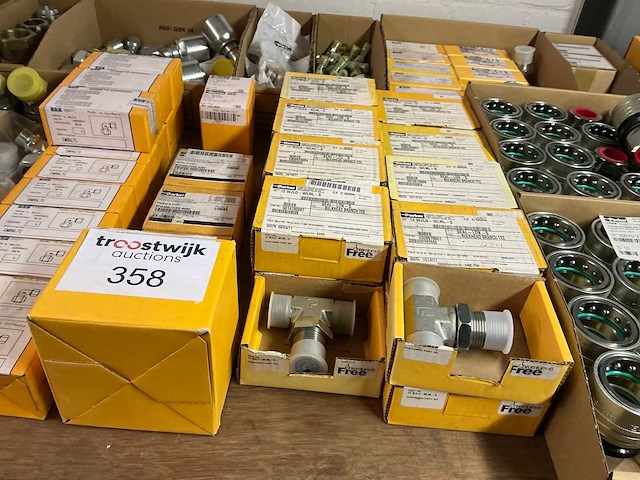 Partij hydrauliek componenten - afbeelding 8 van  9