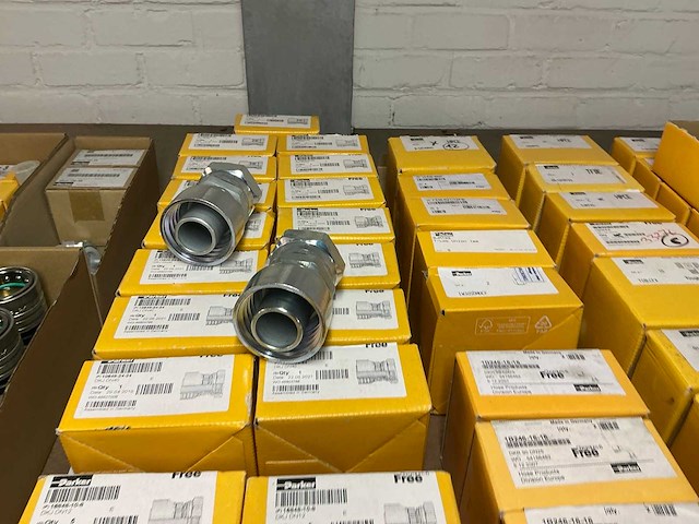 Partij hydrauliek componenten - afbeelding 3 van  7