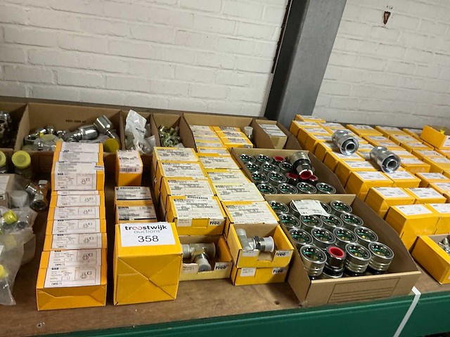 Partij hydrauliek componenten - afbeelding 1 van  6