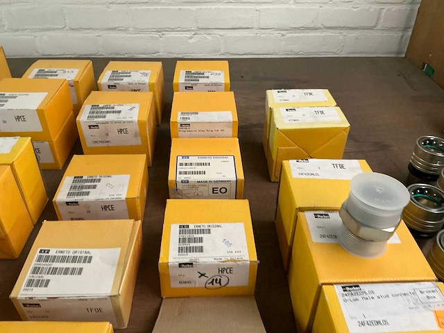 Partij hydrauliek componenten - afbeelding 8 van  9