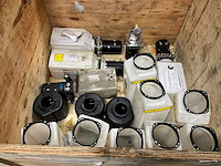 Partij hydrauliek onderdelen - afbeelding 1 van  1